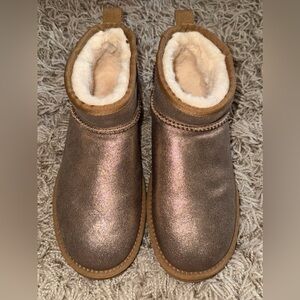 BearPaw Shimmering Brown gold Boots